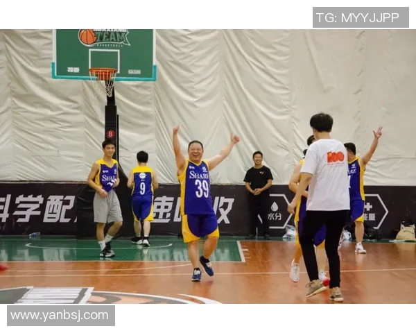 体育实时数据重庆篮球队与上海篮球队赛后复盘团队协作的关键因素与表现分析